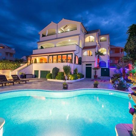 Apartments Marija Near Center Vodice Exterior photo