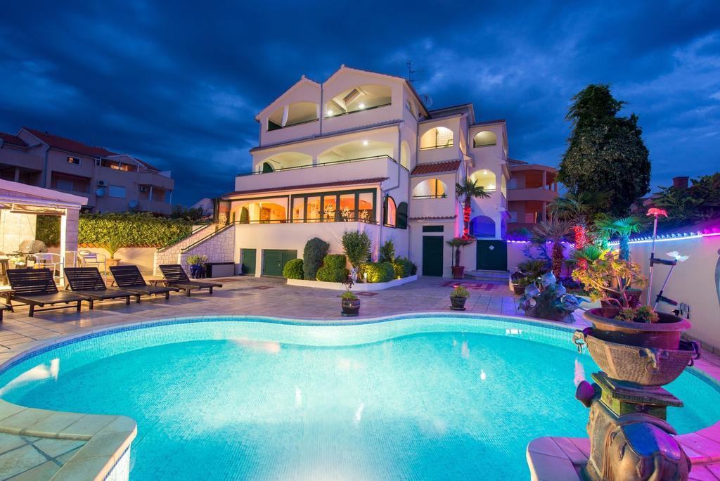 Apartments Marija Near Center Vodice Exterior photo