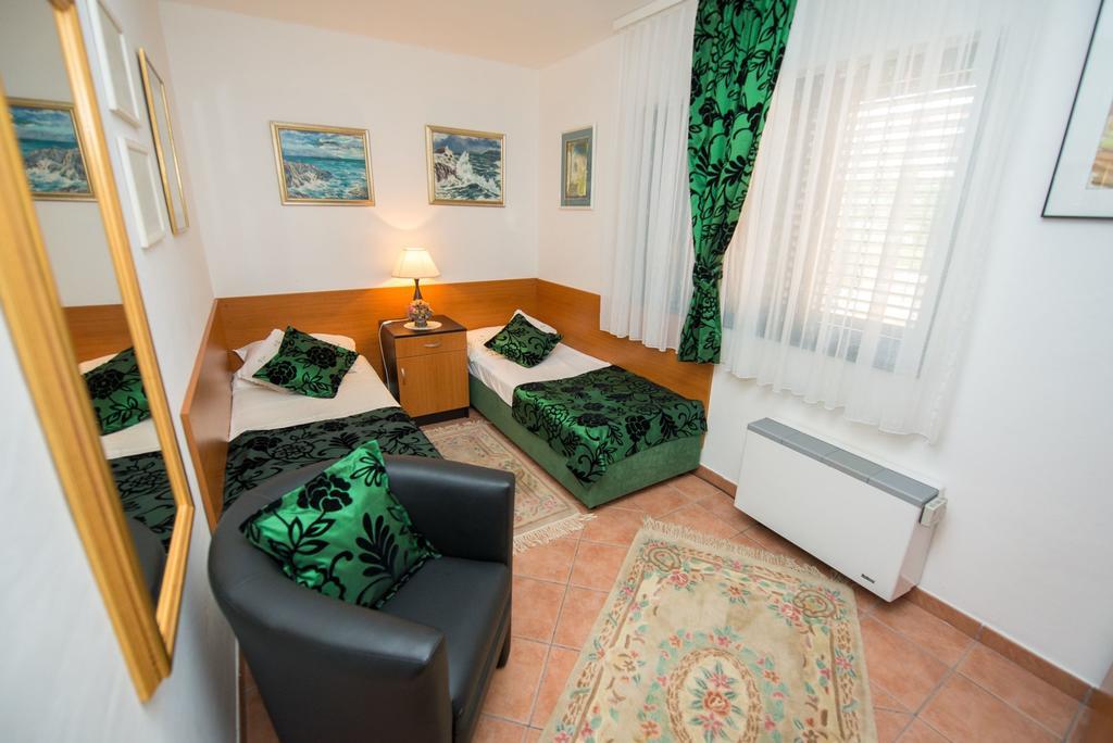 Apartments Marija Near Center Vodice Exterior photo