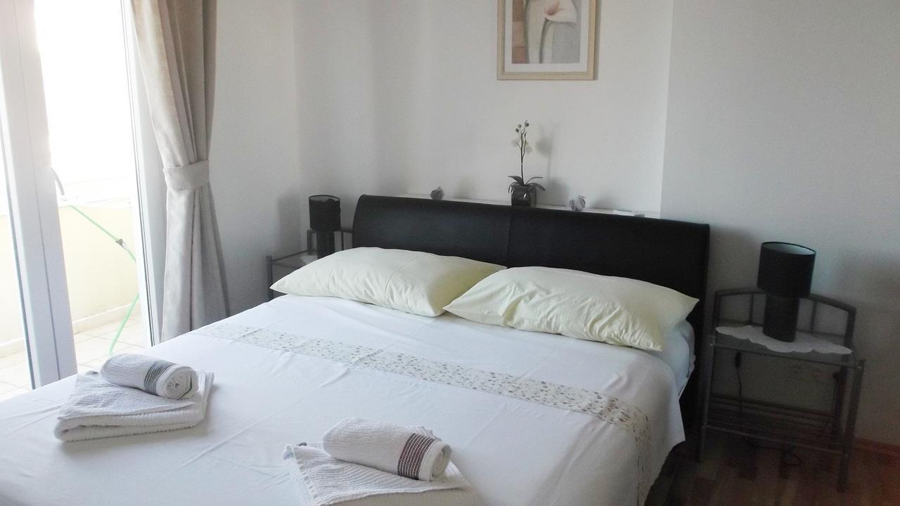 Apartments Marija Near Center Vodice Room photo